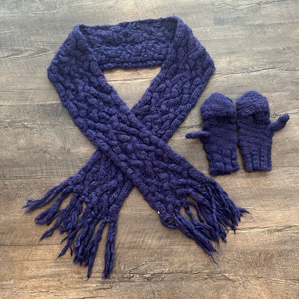 American Eagle Outfitters Wool Blend Chunky Knit Scarf and Fingerless Gloves
